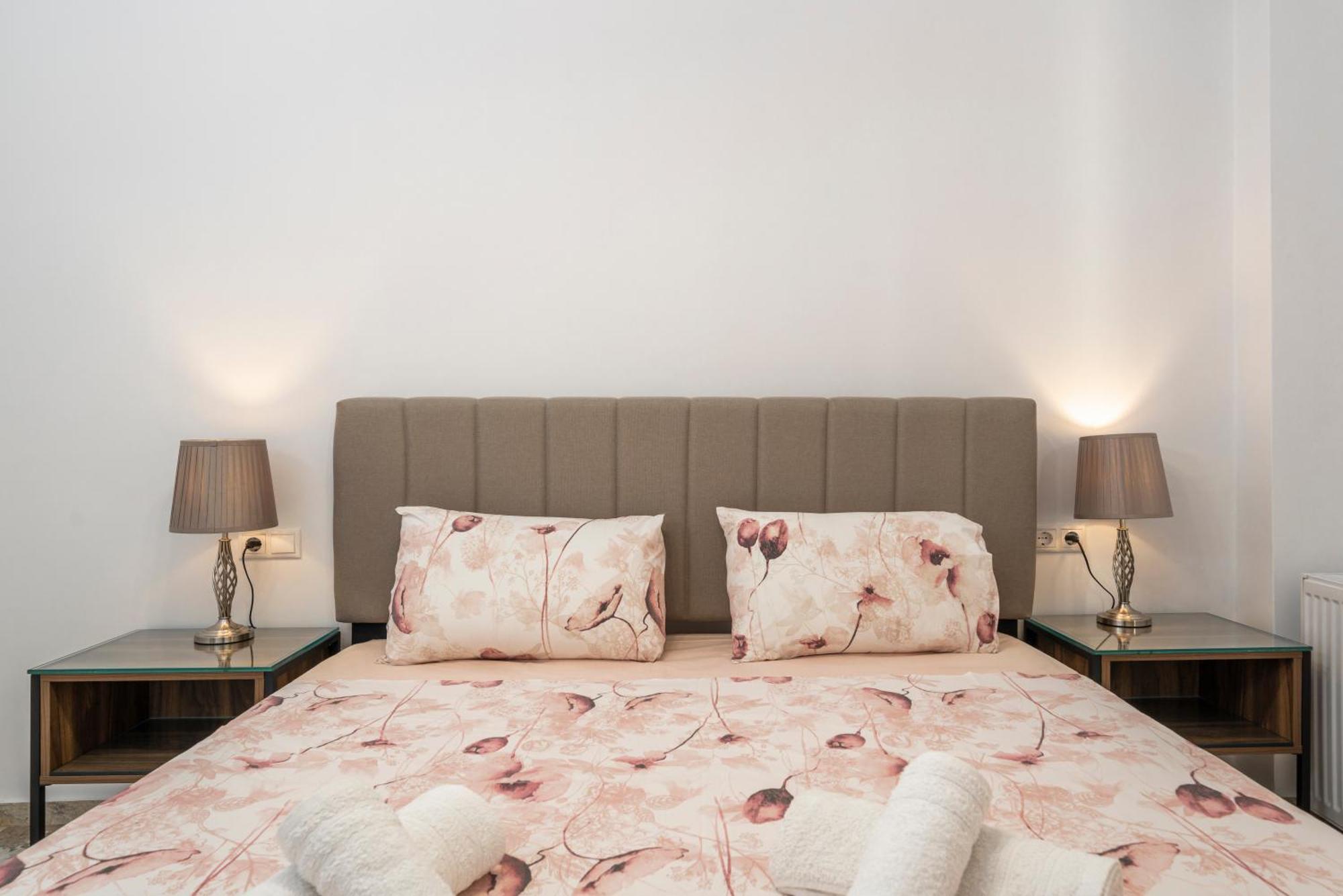 Neon 2Br Luxurious Central Apt Heraklion Esterno foto